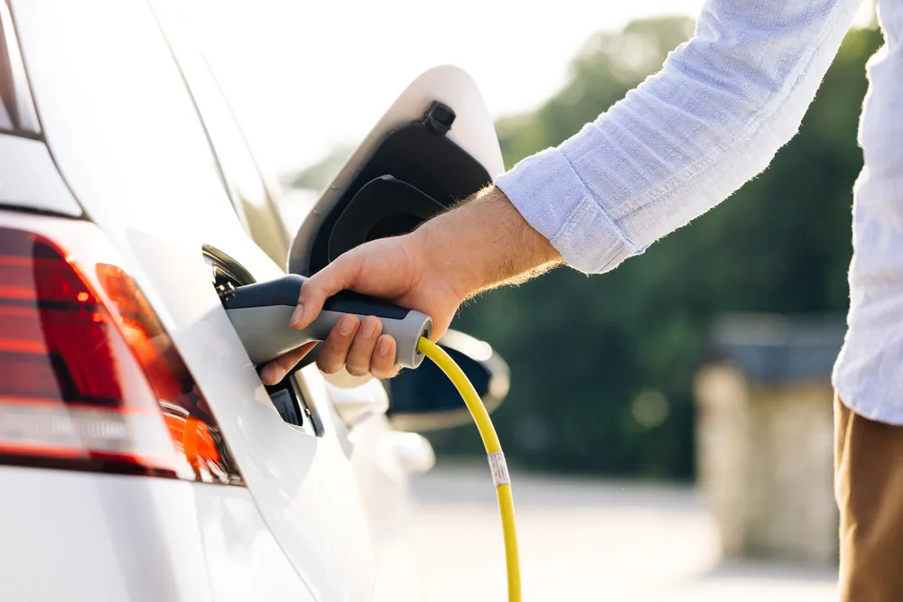 hybride-bedrijfswagens-update-topafisc Hybride bedrijfswagens 2025: fiscale aftrek voor eenmanszaken, regels per besteljaar en CO₂-norm